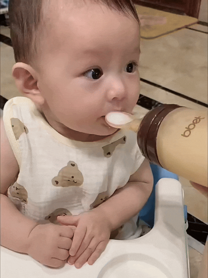 Biberon a Cucchiaio per Svezzamento in Silicone